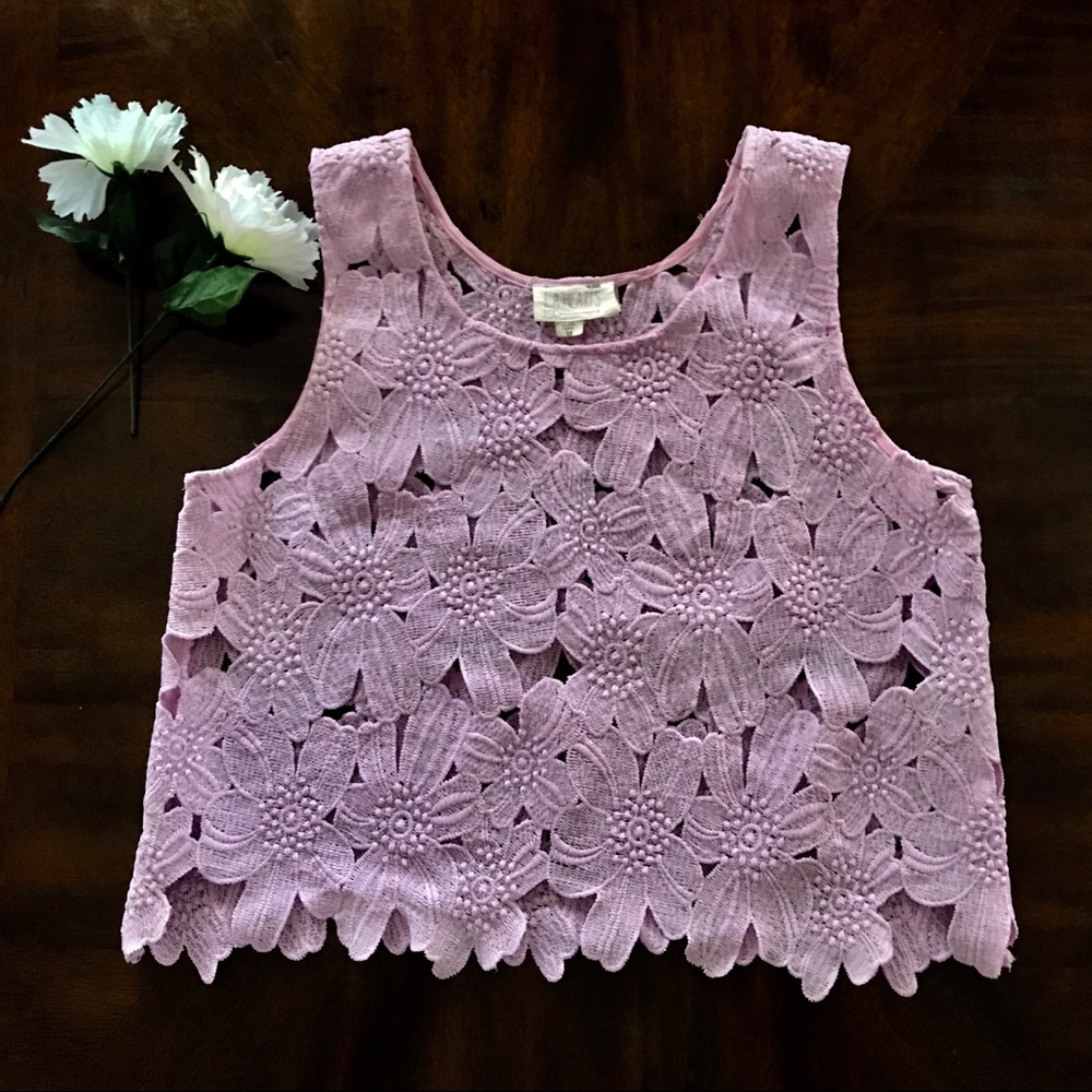 LA Heart Crop Top- Light purple Flowers 🌸- Size M